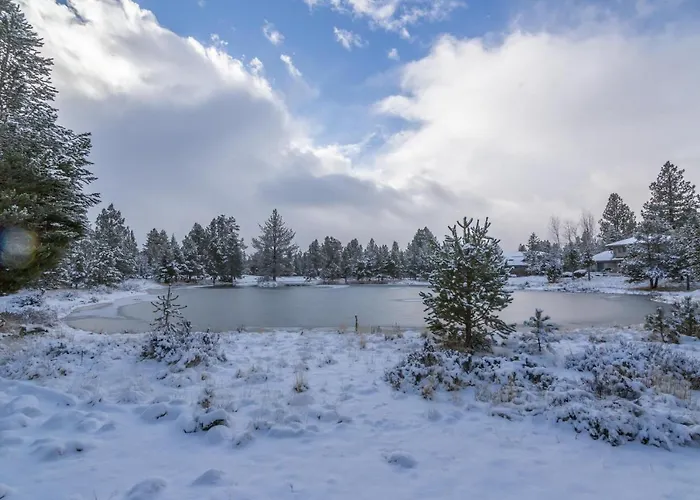Private Stunning Lake View, A/C, Hot Tub
