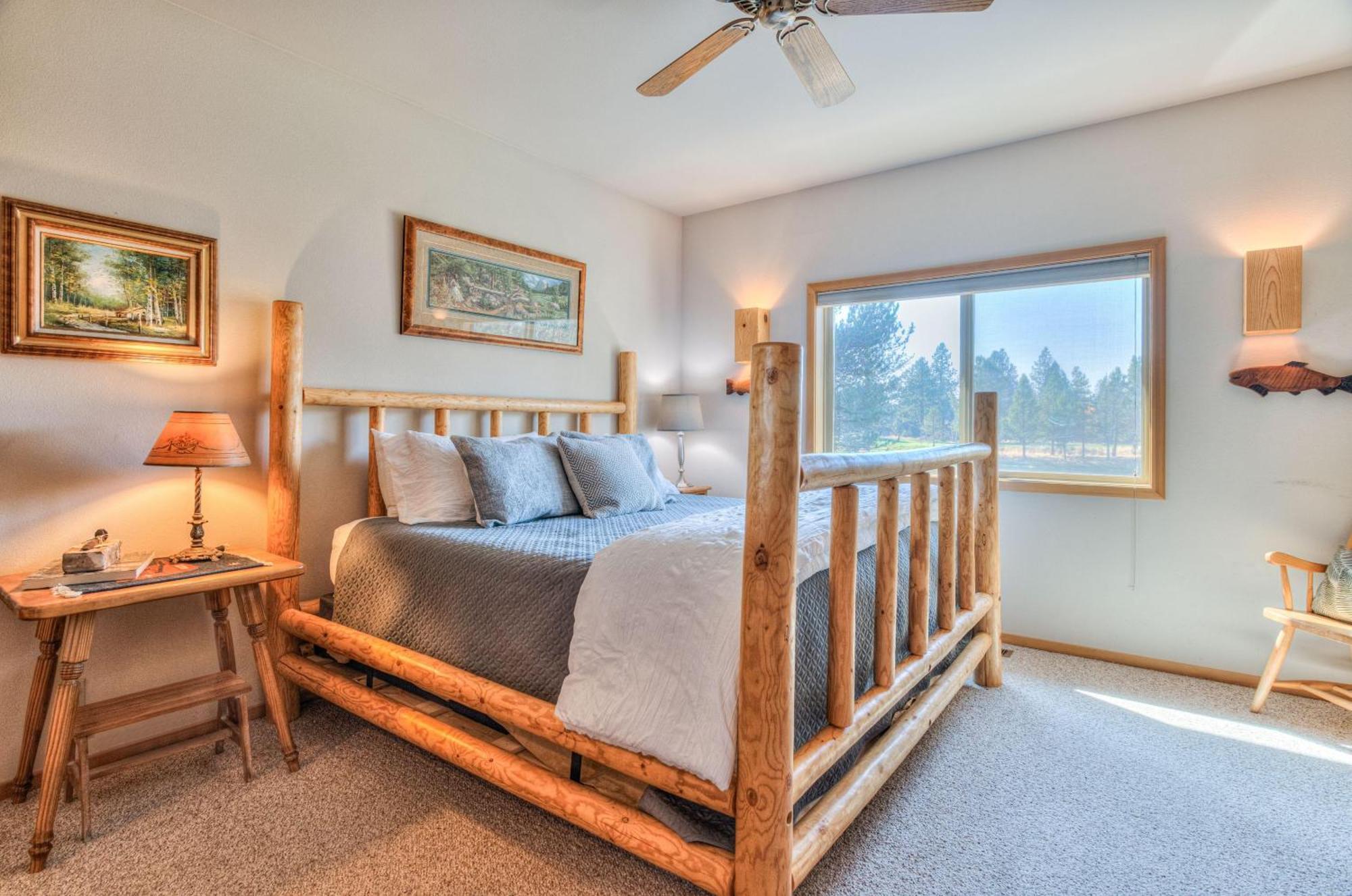 Private Stunning Lake View, A/C, Hot Tub Holiday home