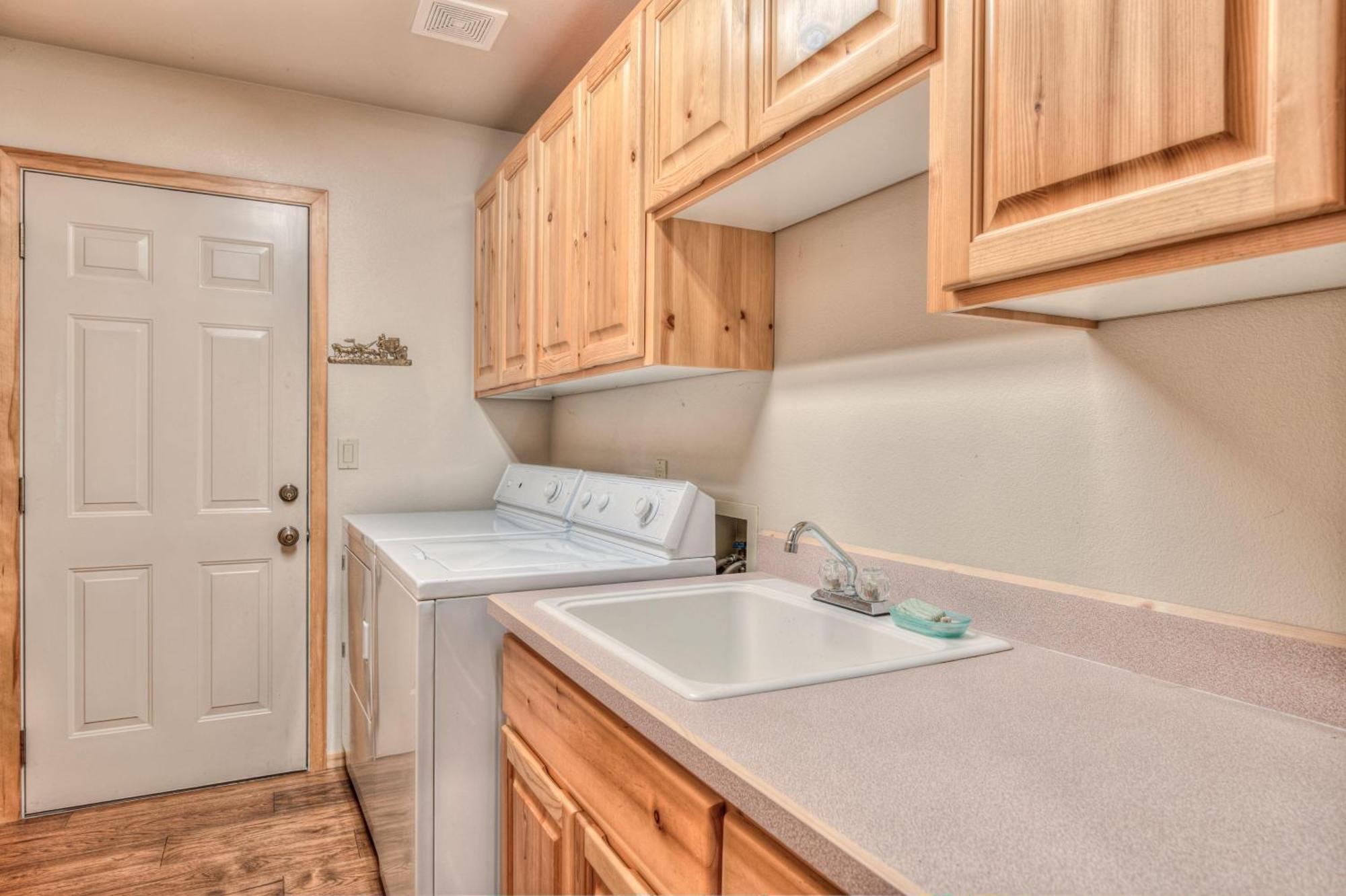 Holiday home Private Stunning Lake View, A/C, Hot Tub
