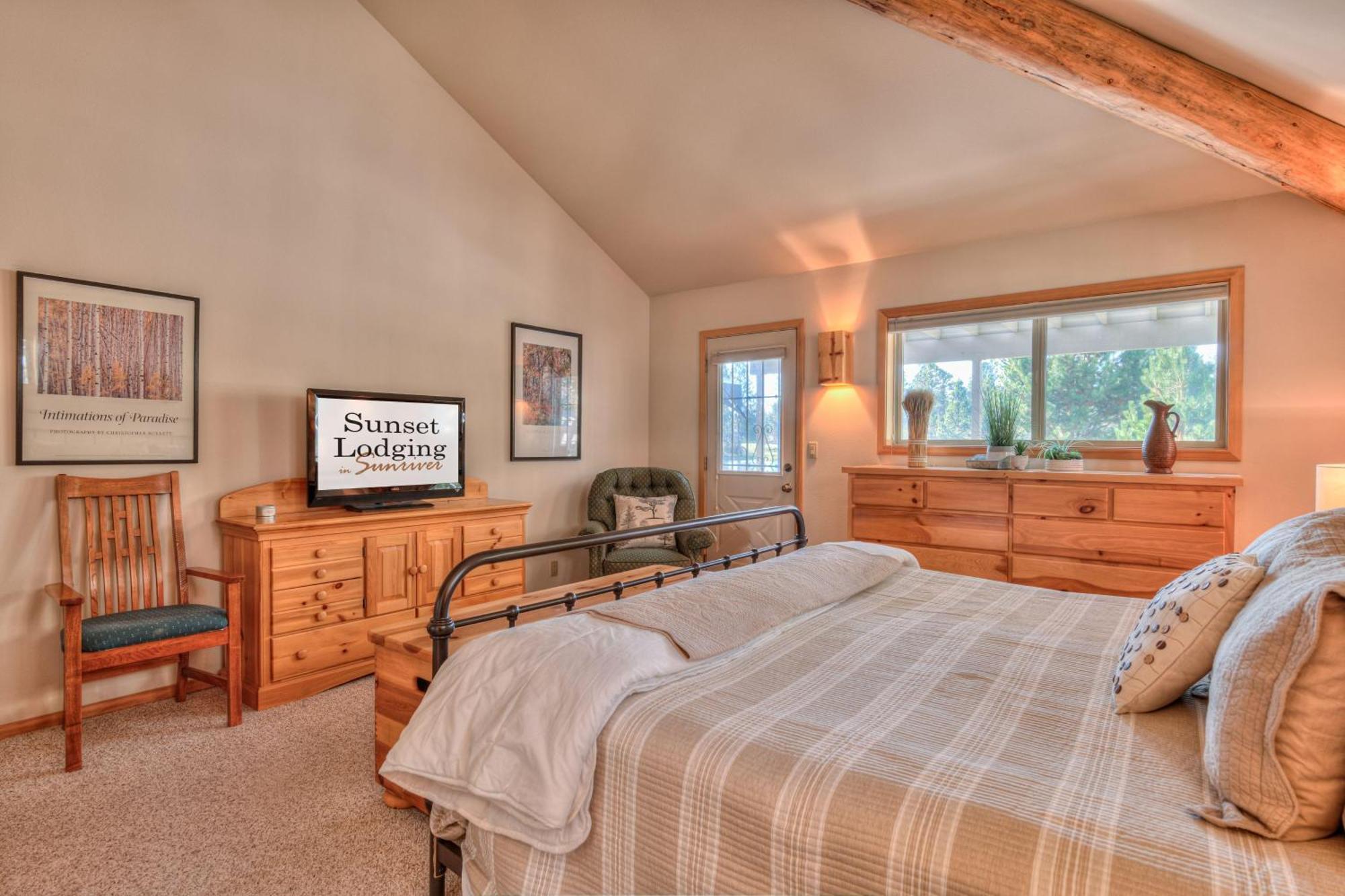 Holiday home Private Stunning Lake View, A/C, Hot Tub *