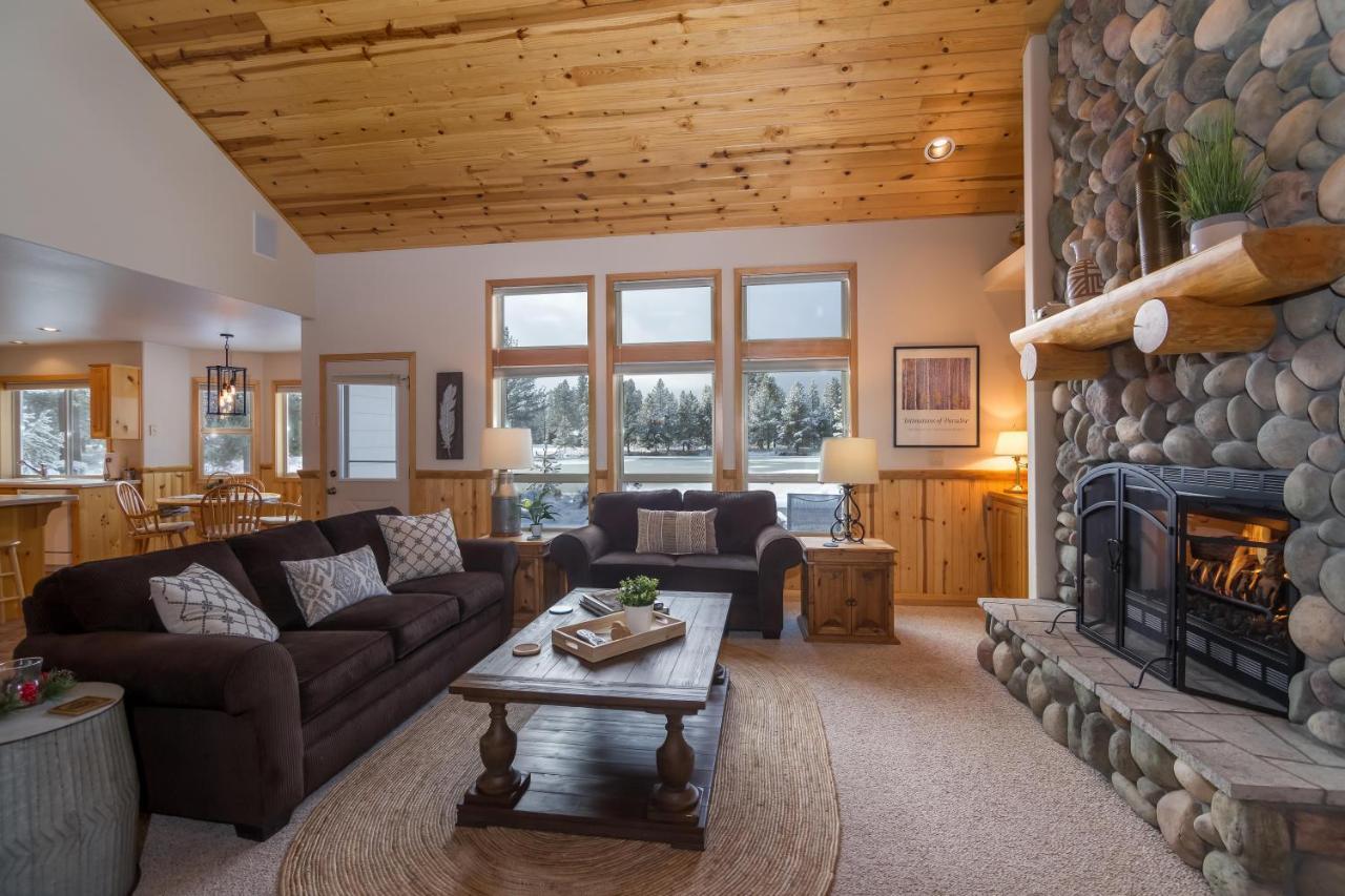 Private Stunning Lake View, A/C, Hot Tub *
