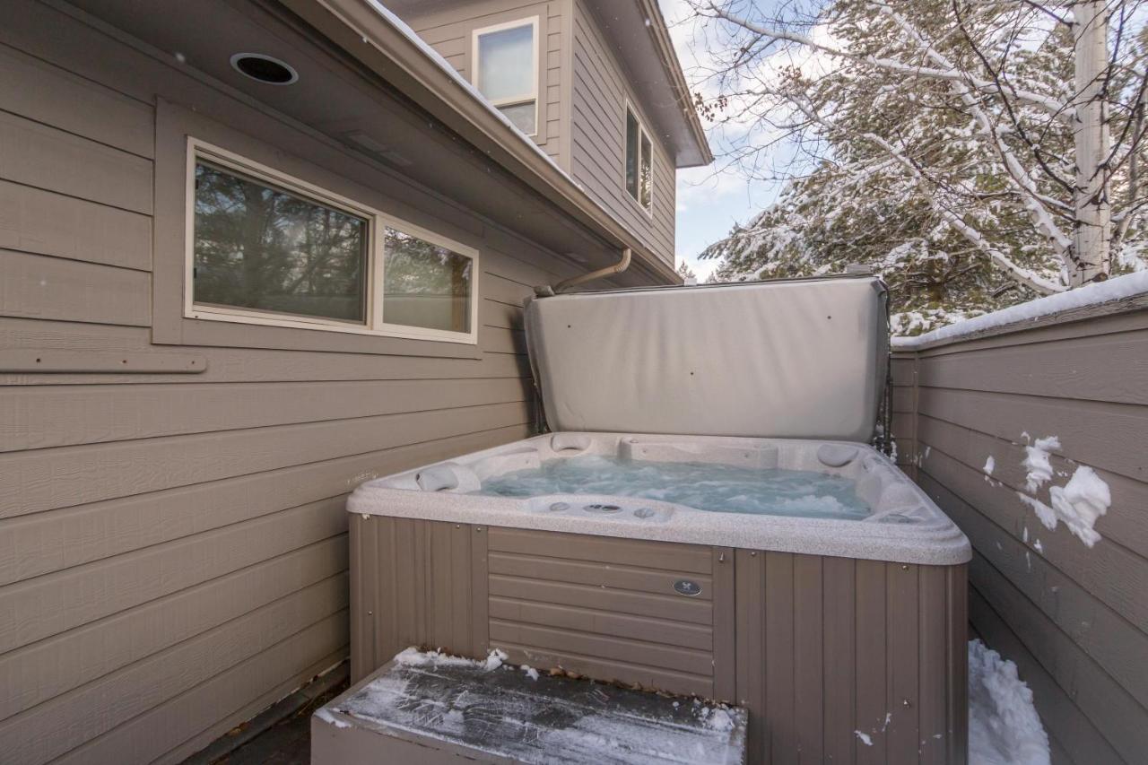 Private Stunning Lake View, A/C, Hot Tub * Sunriver